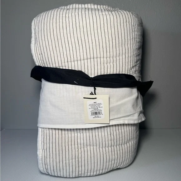 Hearth & Hand Full/Queen Microstripe Quilt Sour Cream/ Railroad Gray - Picture 5 of 9